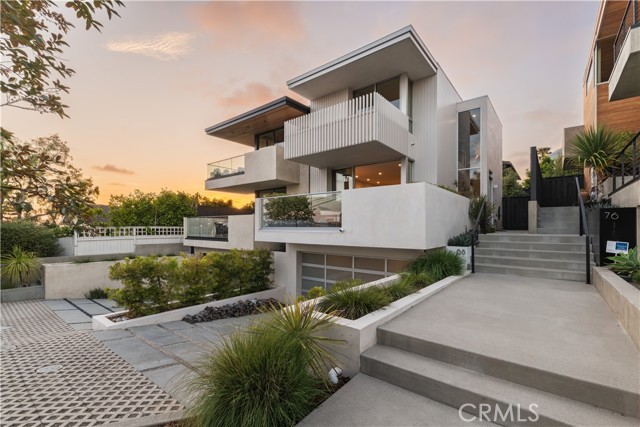 68 E F Street, Encinitas CA: https://media.crmls.org/medias/fe3f3280-c5f5-47a7-915e-a10b197c39e2.jpg