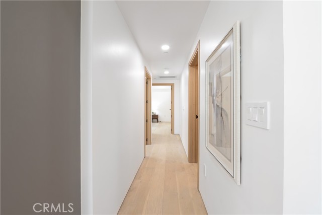 Detail Gallery Image 12 of 21 For 1361 Kelton Ave #403,  Los Angeles,  CA 90024 - 2 Beds | 2 Baths