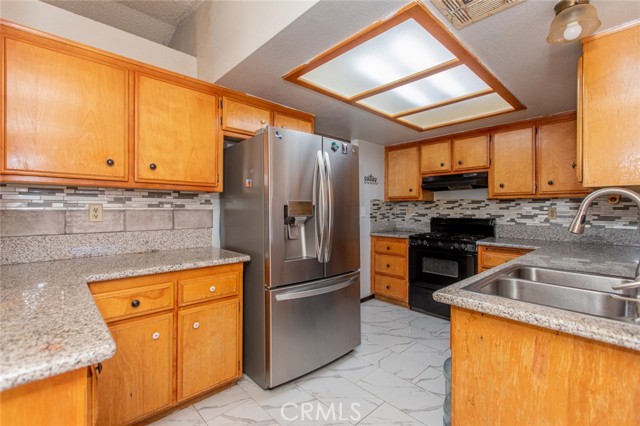 7944 Arrowhead Lake Road, Hesperia, CA, 92345 7944 Arrowhead Lake Road, Hesperia, CA, 92345