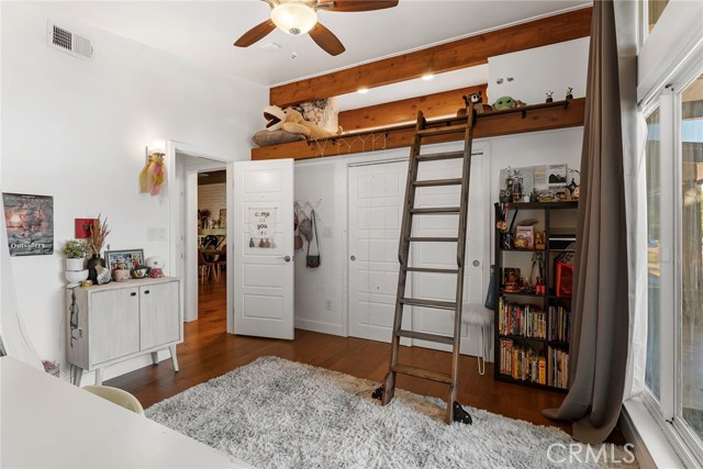 4835 Almidor Avenue, Woodland Hills CA: https://media.crmls.org/medias/fe4167f7-4413-47d7-9738-6b371fc4be86.jpg