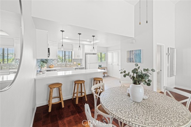 222 Irena Avenue, Redondo Beach, California 90277, 2 Bedrooms Bedrooms, ,3 BathroomsBathrooms,Residential,Sold,Irena,SB24068601