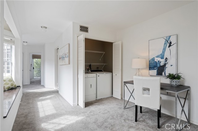 2006 Aviation Way, Redondo Beach CA: https://media.crmls.org/medias/fe42b912-7585-4e01-b60d-e51c0f78ad74.jpg