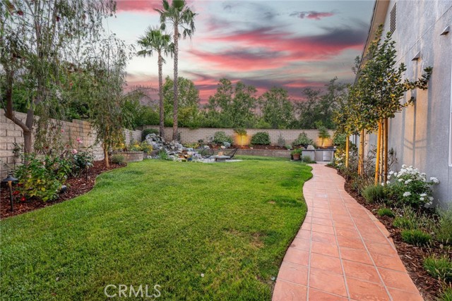 26941 Redwood Bluff Lane, Valencia CA: https://media.crmls.org/medias/fe42bf78-f55b-4d61-8495-7e5d5d98c415.jpg