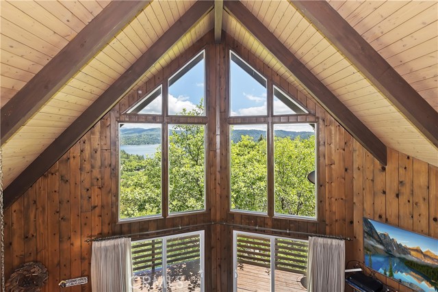 Detail Gallery Image 18 of 36 For 1096 Nadelhorn Dr, Lake Arrowhead,  CA 92352 - 3 Beds | 3 Baths