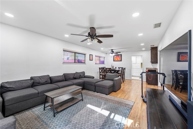 3225 Topaz Lane, Fullerton CA: https://media.crmls.org/medias/fe43605c-fb83-44e9-9343-322114f12f81.jpg