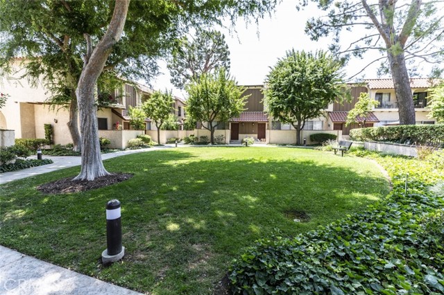 Detail Gallery Image 25 of 27 For 19545 Sherman Way #66,  Reseda,  CA 91335 - 3 Beds | 2/1 Baths