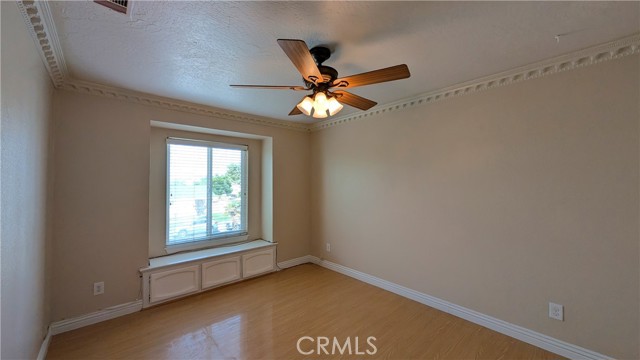 Detail Gallery Image 33 of 49 For 13055 Riverview Dr, Victorville,  CA 92395 - 3 Beds | 2/1 Baths