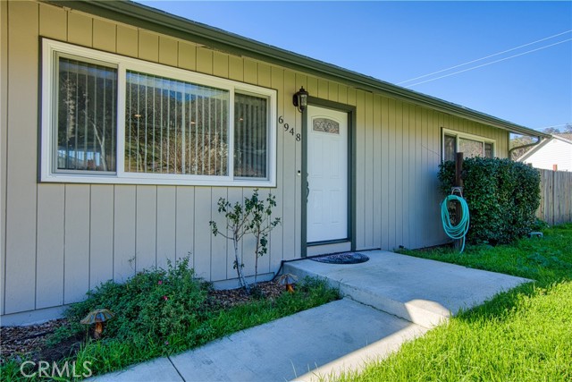 Detail Gallery Image 2 of 26 For 6948 E Plaza Terrace, Lucerne,  CA 95458 - 2 Beds | 1 Baths