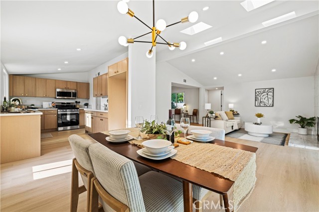 10839 Danube Avenue, Granada Hills CA: https://media.crmls.org/medias/fe45269d-d1ee-4b1b-a367-c99d2c5e4e3c.jpg