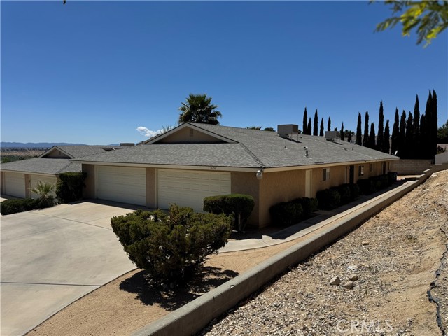16156 Wato Road, Apple Valley CA: https://media.crmls.org/medias/fe457a19-aab7-4e8a-ab9b-c8cb27d54f1a.jpg