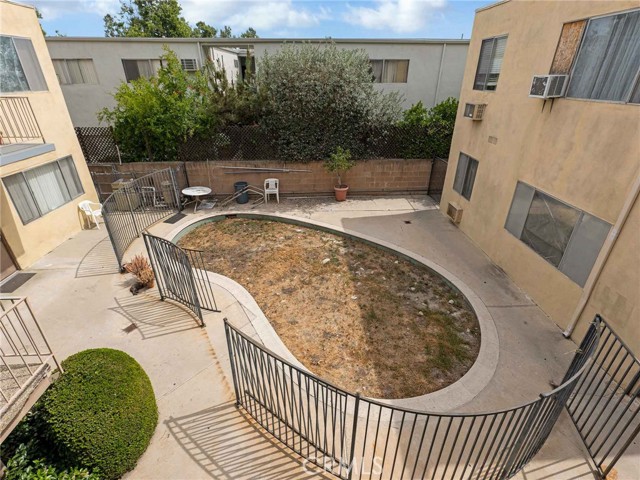 7049 Vassar Avenue, Canoga Park CA: https://media.crmls.org/medias/fe45b26b-8ec7-473d-93c9-9b0c0f2bd45f.jpg