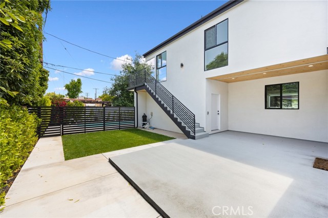 914 N Catalina Street, Burbank CA: https://media.crmls.org/medias/fe45bb34-6efe-416c-9507-364772d016fd.jpg