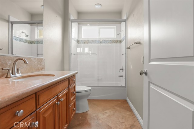 Image 54 of 75 For 12468 Longacre