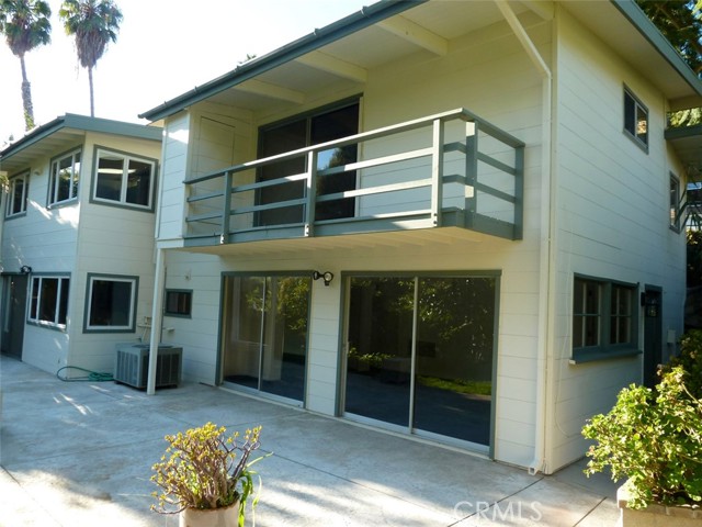 Detail Gallery Image 2 of 25 For 945 Park Ave, Laguna Beach,  CA 92651 - 2 Beds | 2 Baths