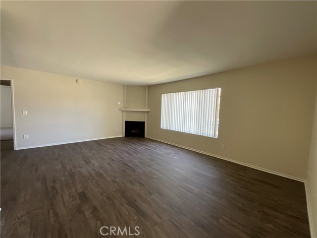 Detail Gallery Image 4 of 17 For 16841 Lynn Ln #B,  Huntington Beach,  CA 92649 - 2 Beds | 2 Baths
