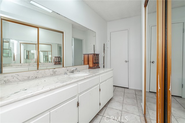 Detail Gallery Image 16 of 37 For 5376 Fairview Bld #205,  Los Angeles,  CA 90056 - 3 Beds | 3 Baths