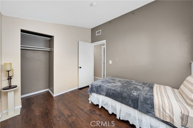 Detail Gallery Image 16 of 23 For 19026 Stillmore, Canyon Country,  CA 91351 - 3 Beds | 1 Baths