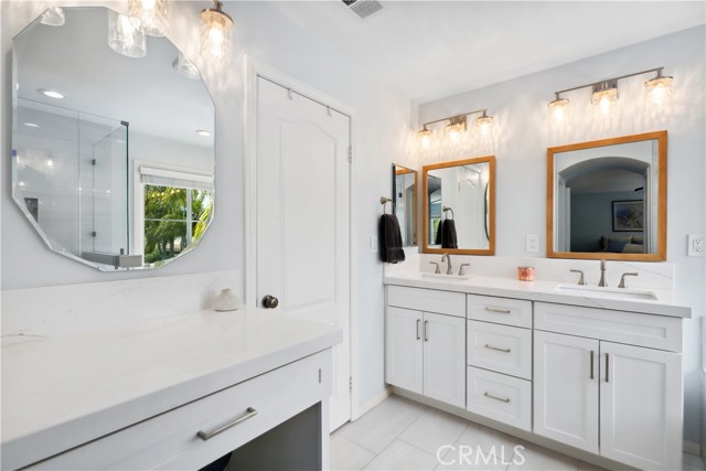 7327 Seafarer Place, Carlsbad CA: https://media.crmls.org/medias/fe487f67-17a7-40b7-949a-193c045ec5b7.jpg
