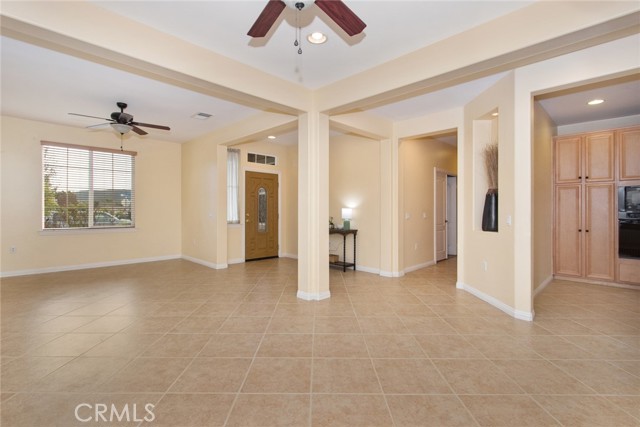 Detail Gallery Image 4 of 41 For 8172 Parry, Hemet,  CA 92545 - 2 Beds | 2 Baths