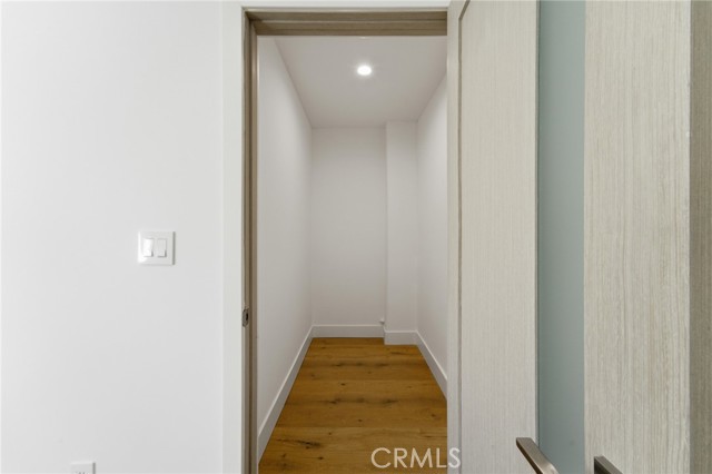 Detail Gallery Image 25 of 57 For 6015 Laurelgrove, North Hollywood,  CA 91606 - 5 Beds | 5 Baths