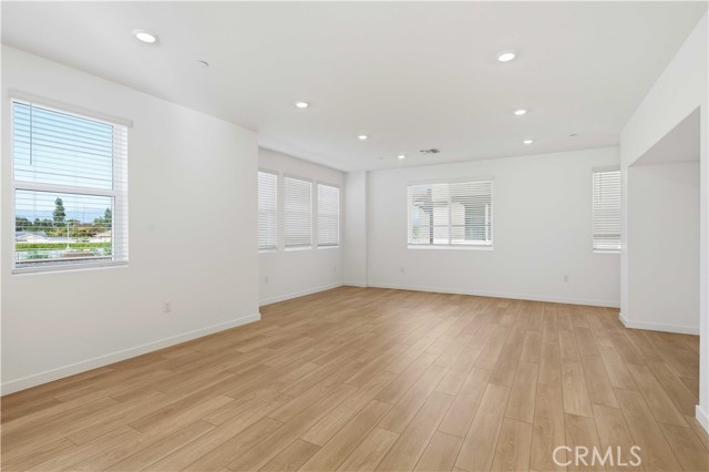 Detail Gallery Image 9 of 29 For 9329 via Azul, Pico Rivera,  CA 90660 - 3 Beds | 3 Baths