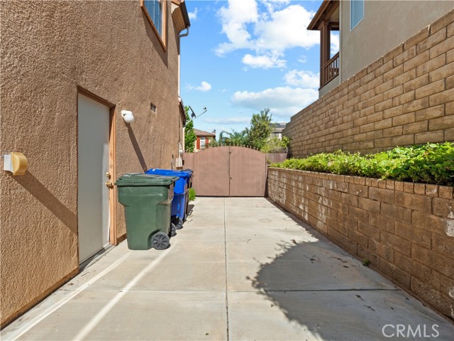 30375 June Rose Court, Castaic CA: https://media.crmls.org/medias/fe4a05ad-c340-4763-a622-ae04215dad59.jpg