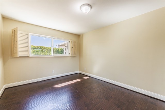 9549 Forbes Ave, Northridge CA: https://media.crmls.org/medias/fe4a4c6c-abea-45dc-a56e-9a26d9d0bd9f.jpg