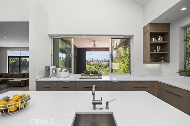 Detail Gallery Image 15 of 53 For 18177 Knoll Hill, Granada Hills,  CA 91344 - 4 Beds | 4/1 Baths