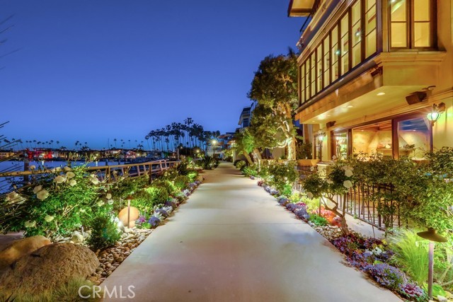 6048 Lido Lane, Long Beach CA: https://media.crmls.org/medias/fe4bdb87-2980-449e-9d6e-918691548126.jpg