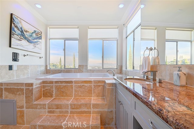 Detail Gallery Image 23 of 44 For 3952 Oakfield Dr, Sherman Oaks,  CA 91423 - 5 Beds | 4/1 Baths