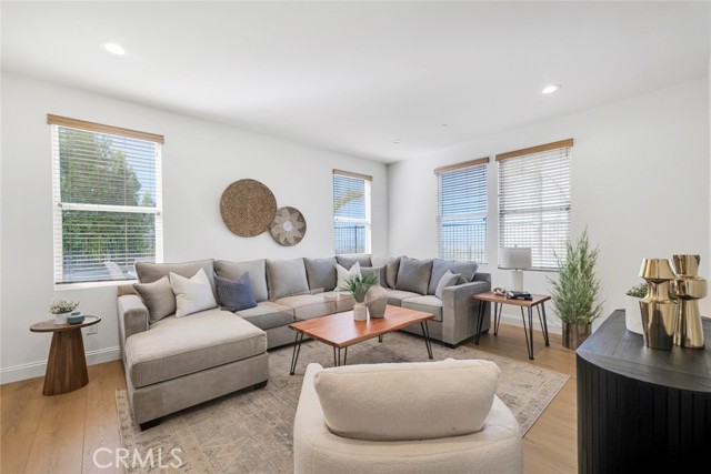 Detail Gallery Image 13 of 70 For 10641 Lost Trail Ave, Shadow Hills,  CA 91040 - 4 Beds | 3/1 Baths