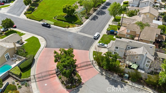 831 Arbor Cir, La Verne CA: https://media.crmls.org/medias/fe4c81d9-dc52-4540-a3ac-b8275f0c028a.jpg