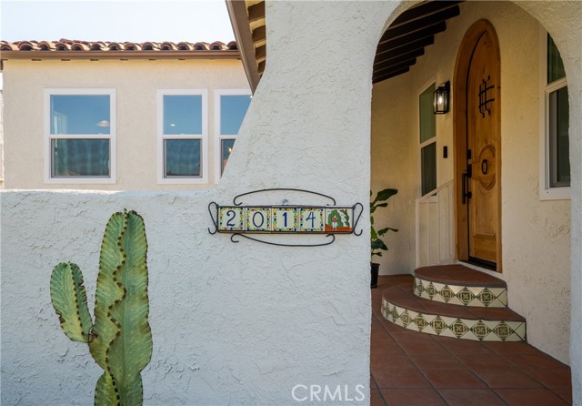 Detail Gallery Image 2 of 49 For 2014 W 84th St, Los Angeles,  CA 90047 - 3 Beds | 2 Baths