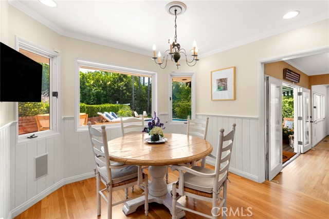 11818 Laurel Hills Road, Studio City CA: https://media.crmls.org/medias/fe4d1da1-4a97-441e-ad32-2c4254201970.jpg