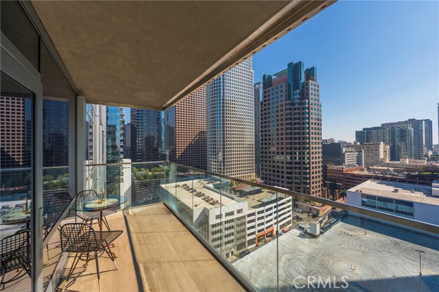 877 Francisco Street, Los Angeles CA: https://media.crmls.org/medias/fe4d293e-c42b-47d9-9536-e48f14134c6e.jpg