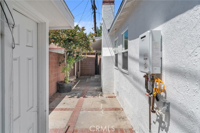 314 N Jackson Street, Santa Ana CA: https://media.crmls.org/medias/fe4d2c84-2040-494a-bec2-0347138bd891.jpg