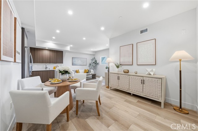 Detail Gallery Image 4 of 26 For 150 S Oak Knoll Ave #105,  Pasadena,  CA 91101 - 2 Beds | 2 Baths