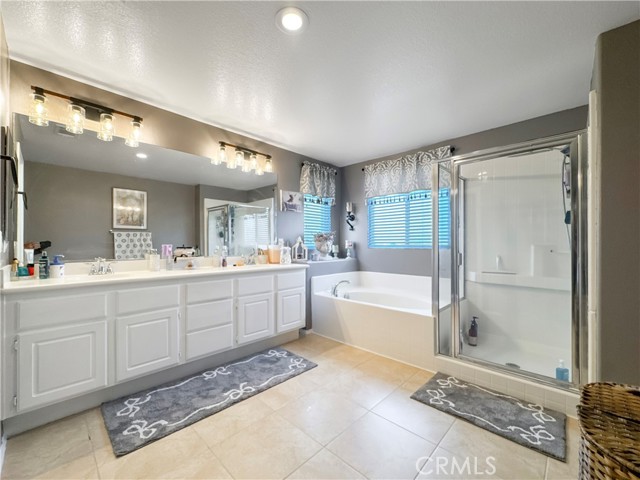 Detail Gallery Image 33 of 54 For 12476 Domingo, Victorville,  CA 92392 - 5 Beds | 4/1 Baths