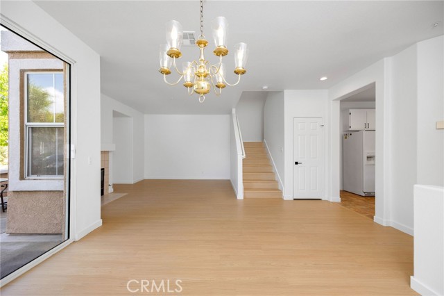 448 N Londonderry Lane, Orange CA: https://media.crmls.org/medias/fe4e8e5c-3af9-4639-9143-8d6bd4e3359c.jpg