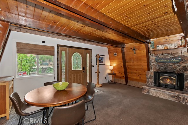 Detail Gallery Image 9 of 46 For 317 W Aeroplane Bld, Big Bear City,  CA 92314 - 4 Beds | 2 Baths