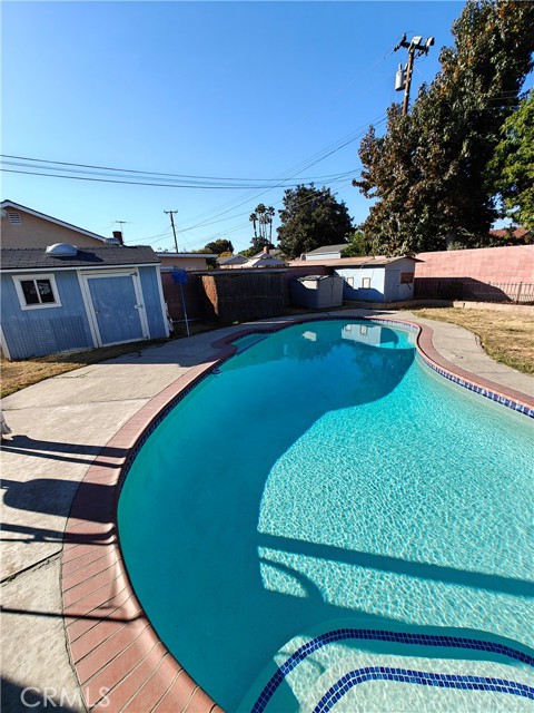 Detail Gallery Image 6 of 8 For 727 E Lucille Ave, West Covina,  CA 91790 - 4 Beds | 3 Baths