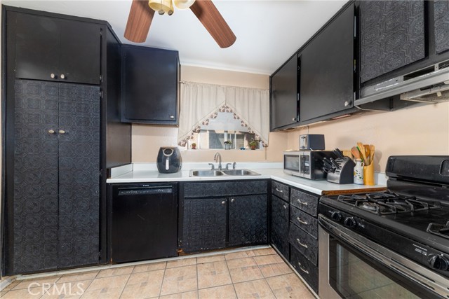 Detail Gallery Image 6 of 21 For 10331 Lindley Ave #205,  Porter Ranch,  CA 91326 - 3 Beds | 2 Baths