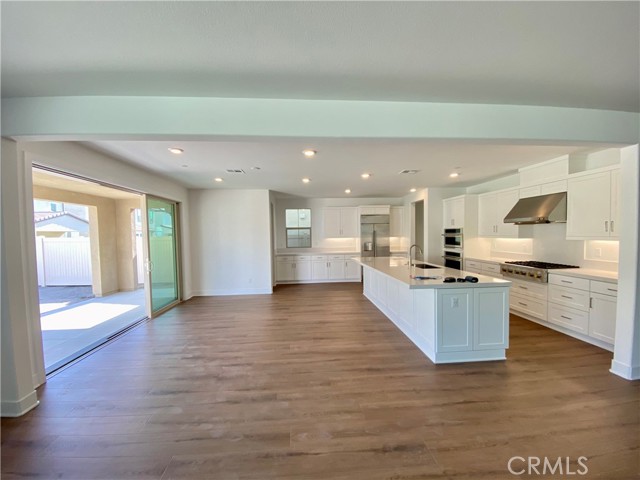 Detail Gallery Image 7 of 23 For 9632 Gisler Dr, Huntington Beach,  CA 92646 - 4 Beds | 3/1 Baths