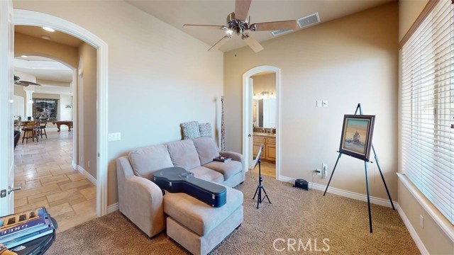 17134 Joshua Road, Apple Valley CA: https://media.crmls.org/medias/fe4fae1a-fb17-4e2f-9dfd-b71594d05f09.jpg