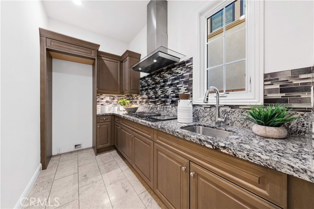 Detail Gallery Image 33 of 68 For 111 Great Oak, Irvine,  CA 92602 - 5 Beds | 5/1 Baths