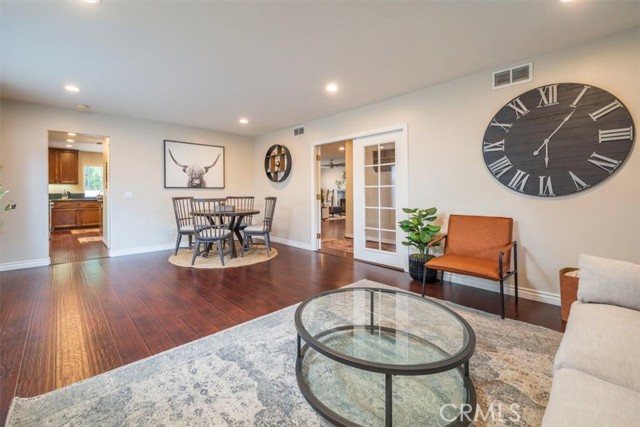 Detail Gallery Image 14 of 35 For 28551 Deer Springs Dr, Saugus,  CA 91390 - 4 Beds | 2/1 Baths