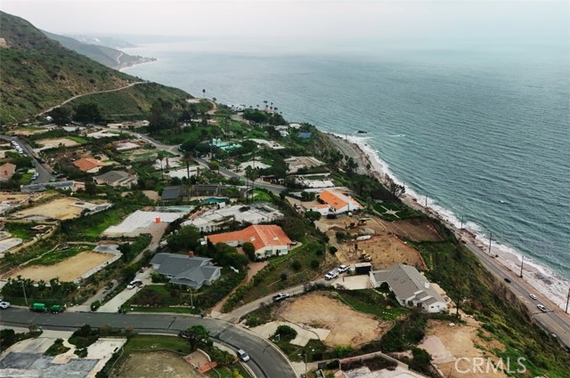 Detail Gallery Image 4 of 7 For 20495 Roca Chica Dr, Malibu,  CA 90265 - – Beds | – Baths