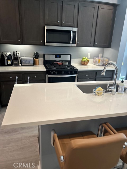 Detail Gallery Image 15 of 37 For 12745 Watt Ln #B,  Sylmar,  CA 91342 - 4 Beds | 3/1 Baths