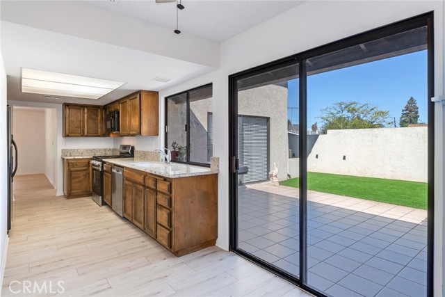 Detail Gallery Image 13 of 42 For 145 E Palm Lane Dr, Redlands,  CA 92373 - 3 Beds | 2/1 Baths