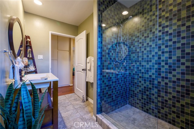 Detail Gallery Image 18 of 27 For 17726 Martha St, Encino,  CA 91316 - 3 Beds | 2 Baths